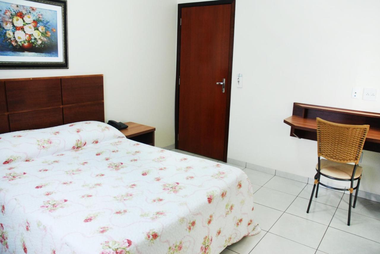 Hotel Valencia Dourados Kültér fotó